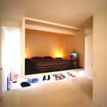 Как установить кровать в нише в однокомнатной квартире