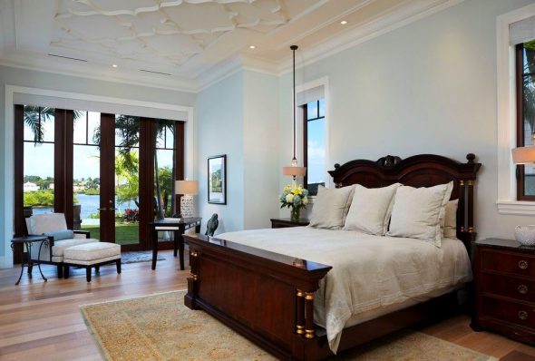 Кровати из дерева — экологически чистое решение для спальни.