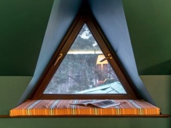Треугольные окна в интерьере: необычные идеи и стильные решения